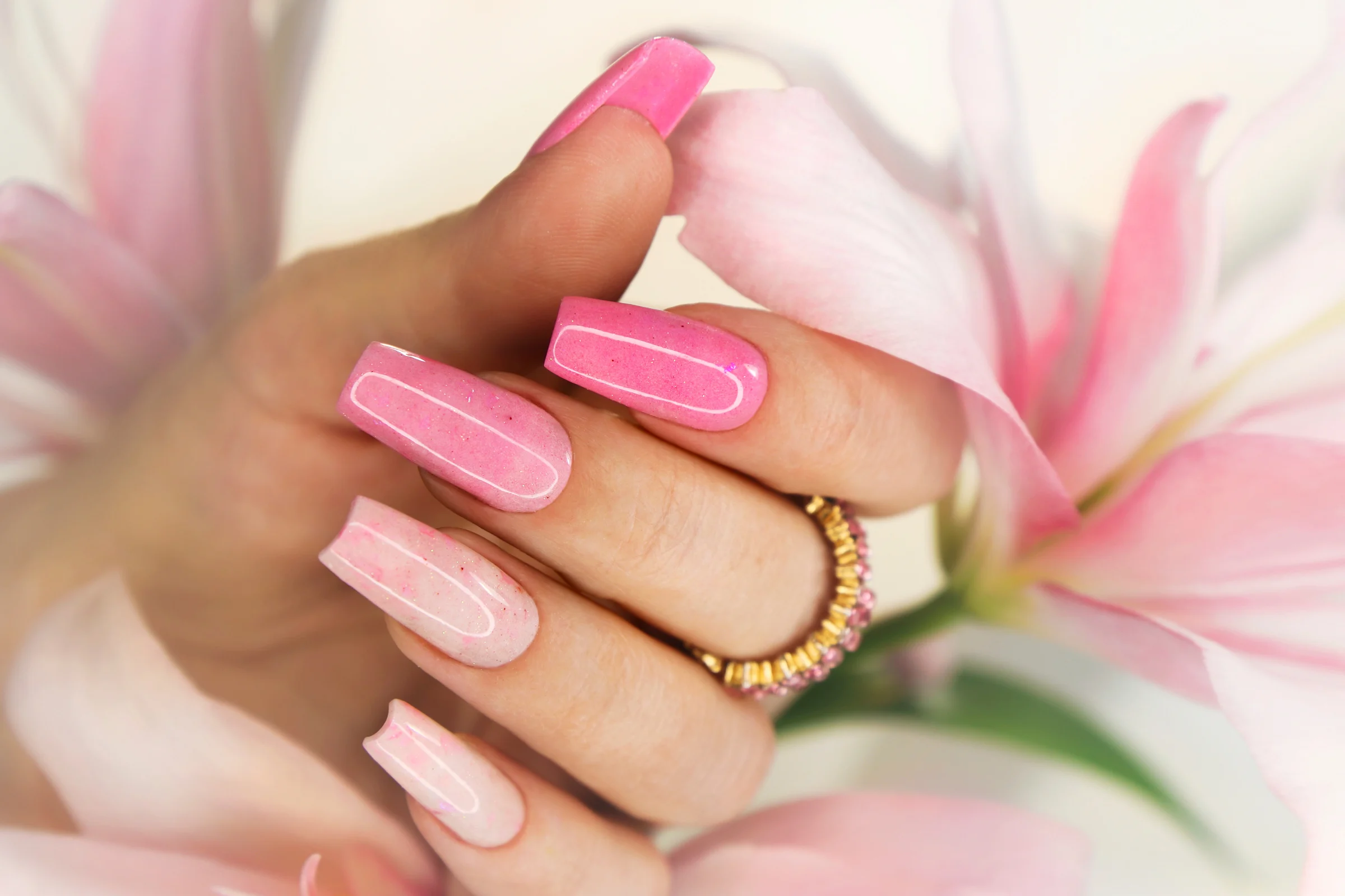 Mẫu nail đẹp nhẹ nhàng sang trọng