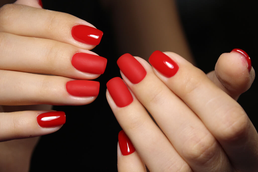 Mẫu nails đơn giản màu đỏ